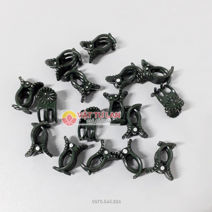 Kẹp bướm được làm bằng nhựa không chứa tạp chất, có độ bền cao Kẹp bướm được làm bằng nhựa không chứa tạp chất, có độ bền cao