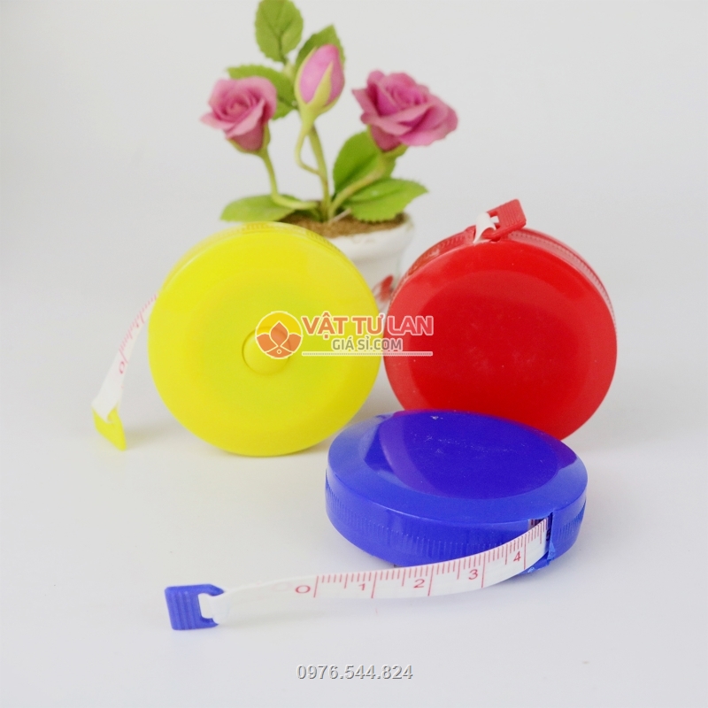 Thước có khả năng thu dây tự động, ấn nút ở giữa, dây sẽ được thu lại tự động nhanh chóng Thước có khả năng thu dây tự động, ấn nút ở giữa, dây sẽ được thu lại tự động nhanh chóng